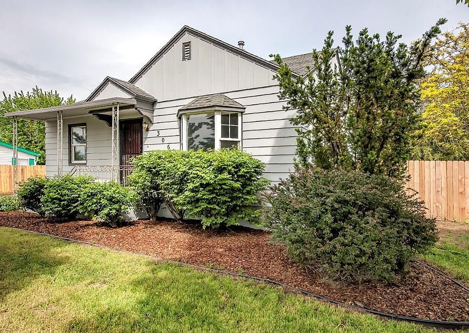 1st image of 306 NE Damson Ave