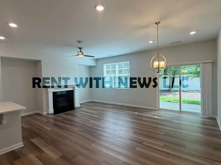 115 Hunston Dr — Photo 3