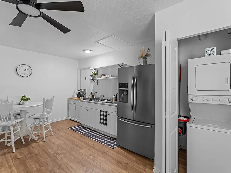 8742 W Meadowbrook Ave — Photo 35