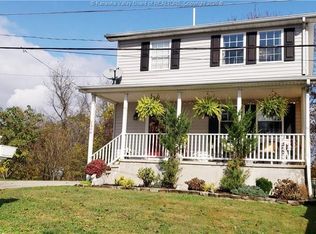 2304 Oakridge Dr, Charleston, WV 25311