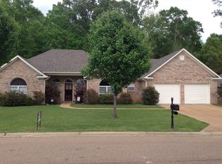 415 Old Town Cir, Brandon, MS 39042