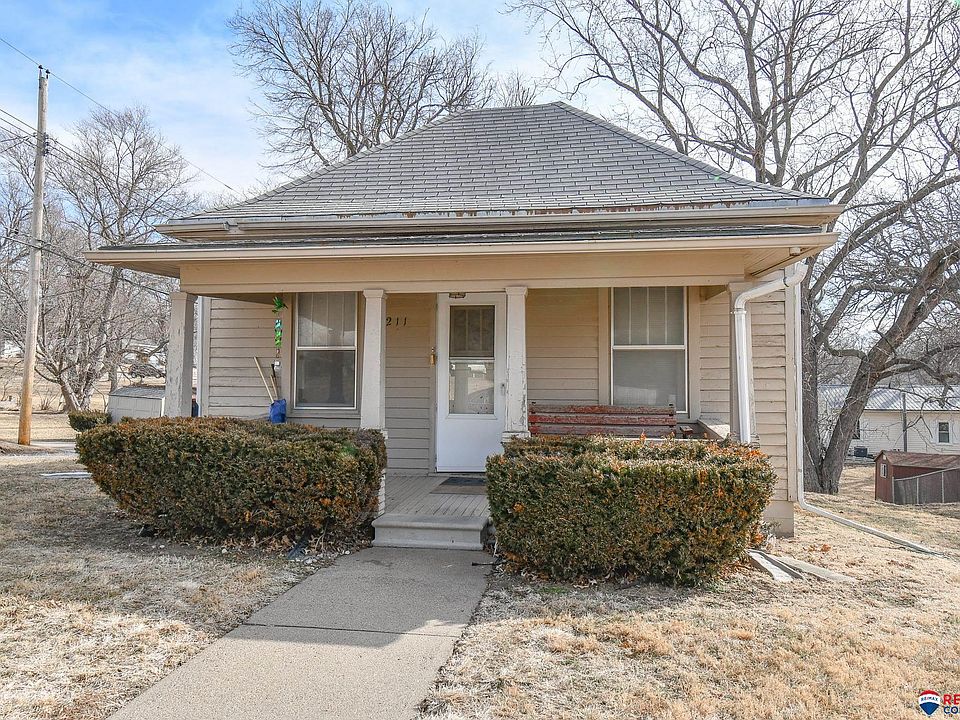 1st image of 211 S 21st St