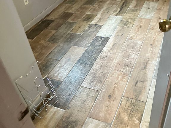 5th image of 846 Calderwood Hwy #3