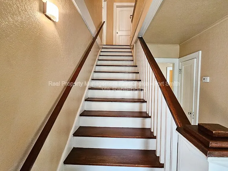 1008 S 23rd St — Photo 12