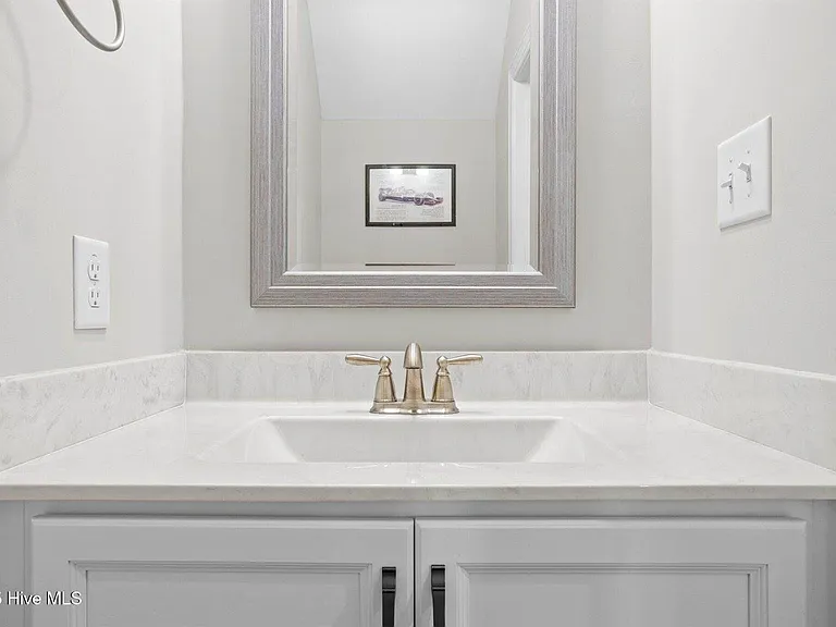 127 Lark Dr — Photo 23