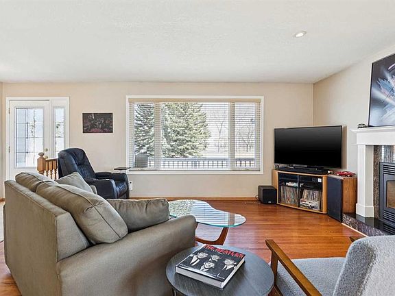 3rd image of 8523 Addison Pl SE