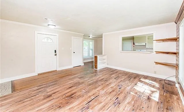3 bed, 2.0 bath, 1335 sqft, $1,500 — Photo 2