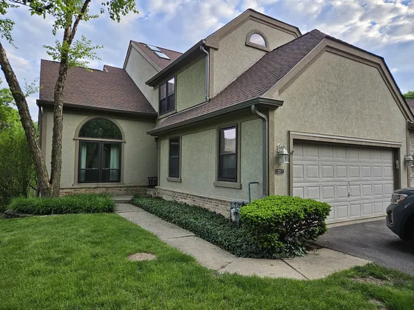 121 Chatsworth Cir, Schaumburg, IL 60194