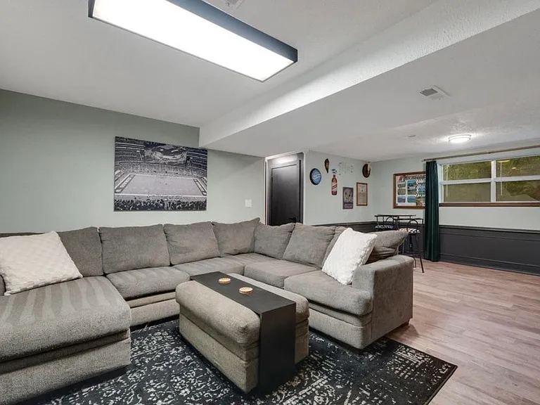 134 Valleyview Dr — Photo 1