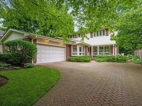 843 Bluff St, Glencoe, IL 60022