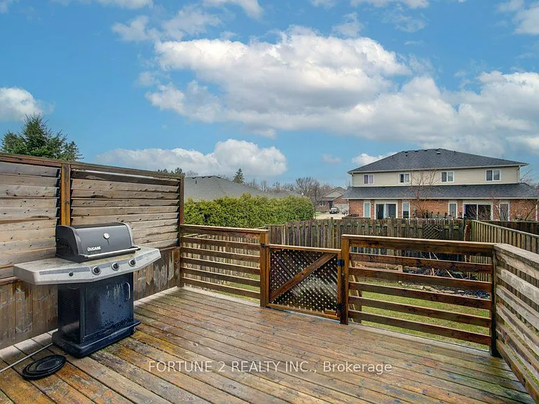 455 Danby St E — Photo 36
