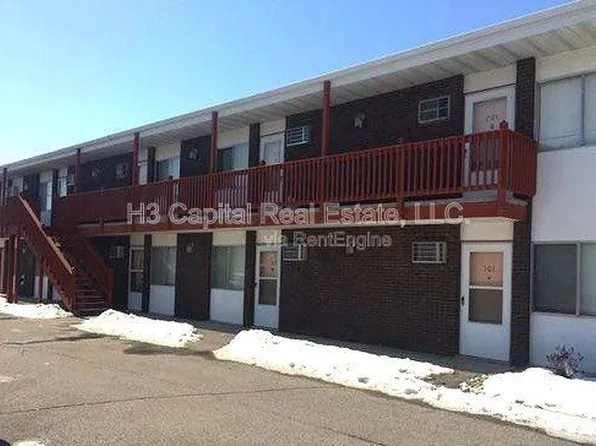 1306 9th St APT 205, Highland, IL 62249