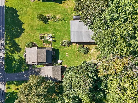3rd image of 622 Narvon Rd