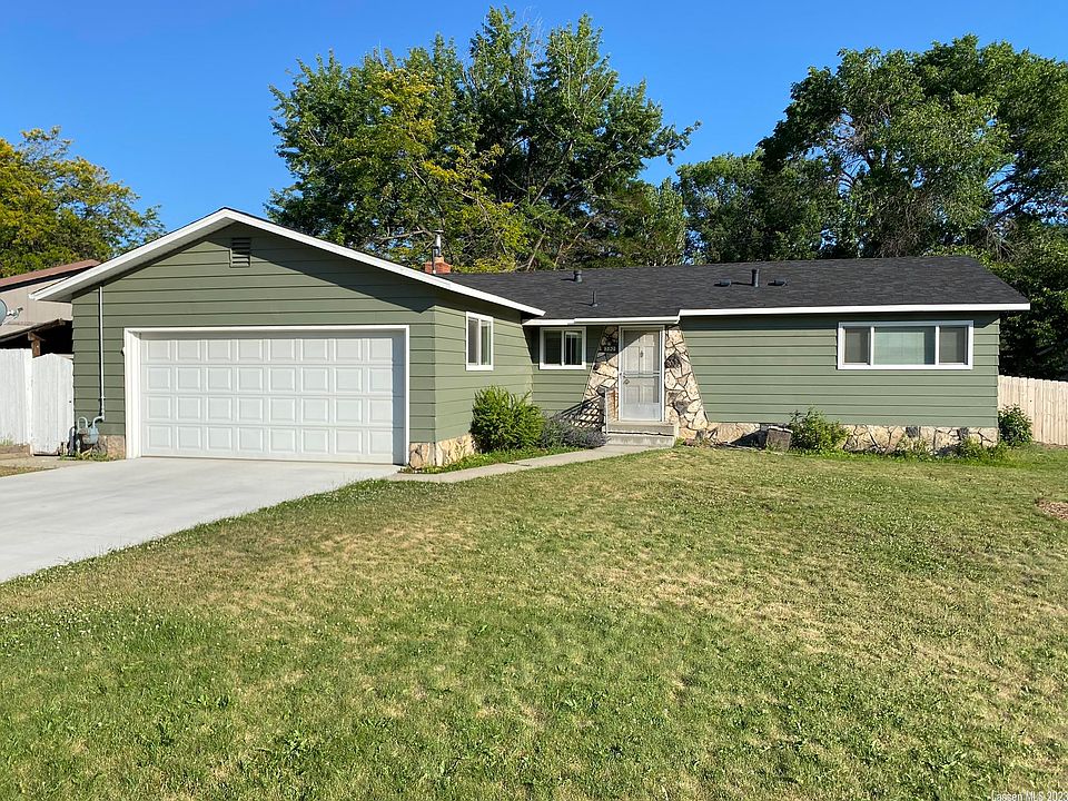 1st image of 590 Wildwood Way