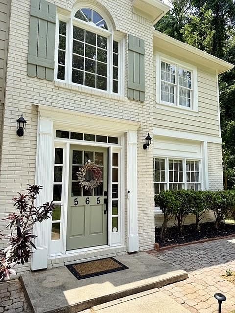 1st image of 565 Fortune Ridge Rd