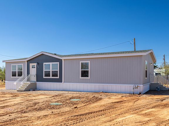 3rd image of 4846 E SAN MATEO Street