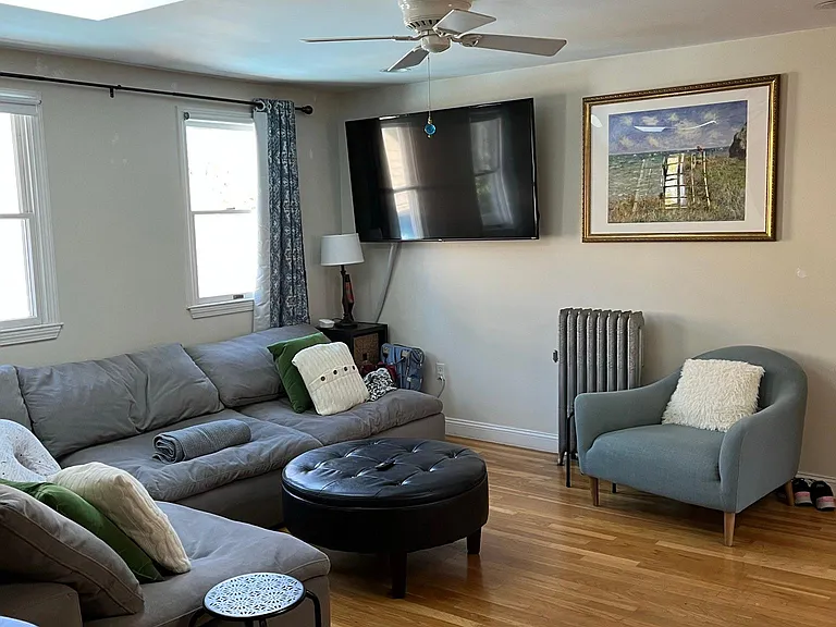 3-24 Burnham St #3 — Photo 4