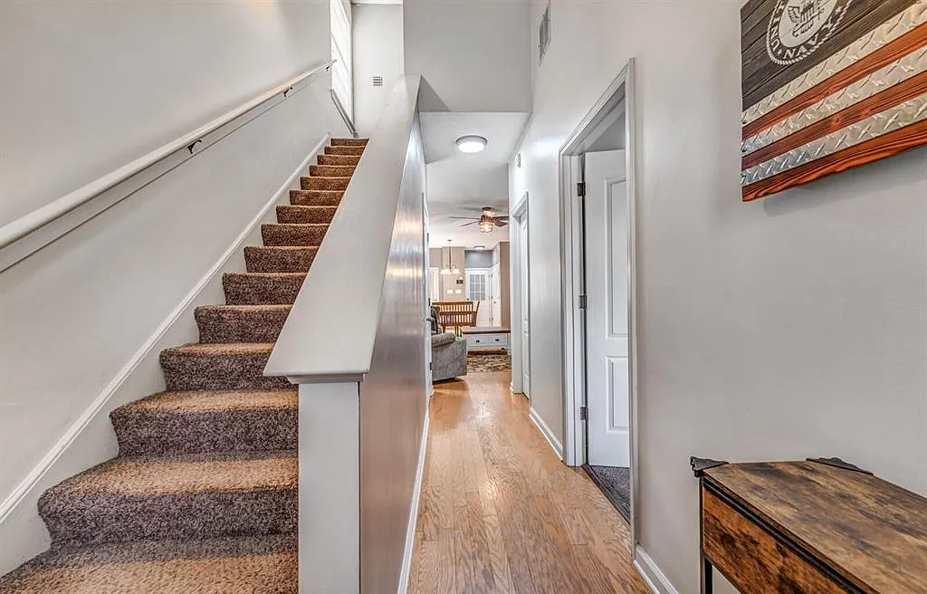 3 bed, 2.5 bath, 1850 sqft, $1,695 — Photo 3
