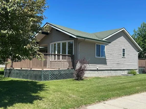 504 NW 8th Ave, Grand Rapids, MN 55744