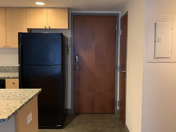 2nd image of 767 N High St APT 204