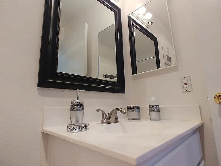 Village Beesan Condos — Photo 43