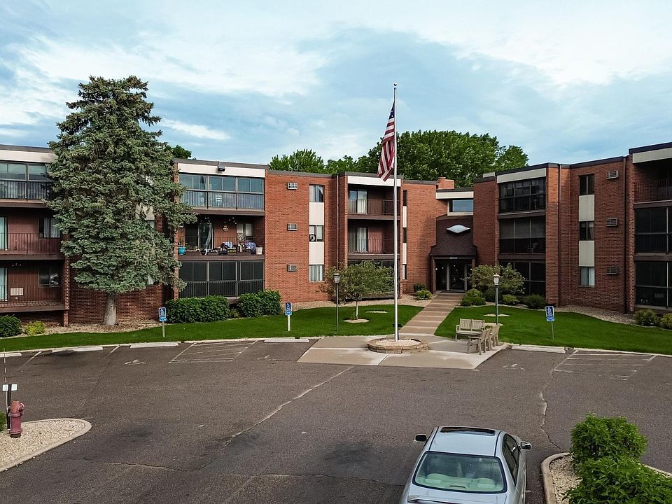 1st image of 1800 Riverwood Dr APT 312