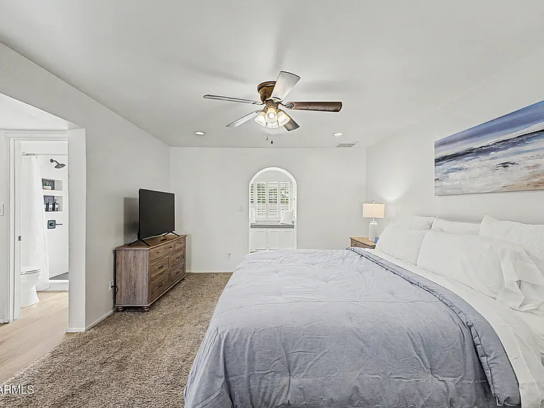 2445 S Catarina — Photo 17