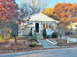 17 Udell St, Providence, RI 02904