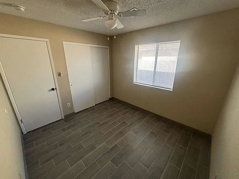 730 W Patricia St — Photo 17