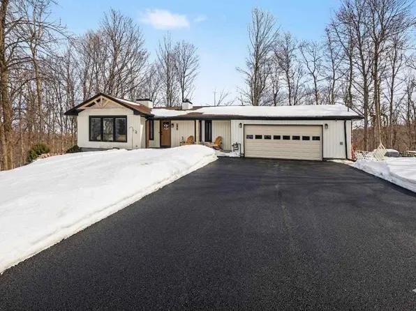 498 Hull St, Boyne City, MI 49712