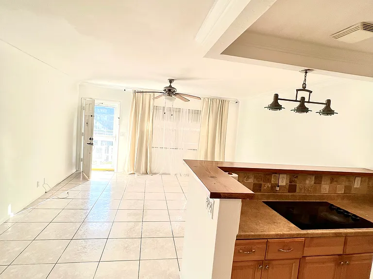 467 Golden Isles Dr — Photo 9