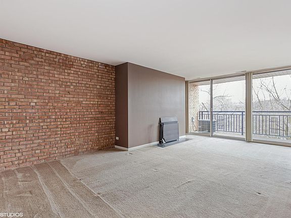 3rd image of 6010 Oakwood Dr APT 5J