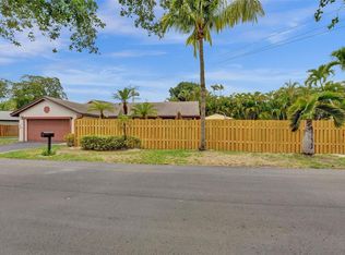 62 Forest Cir, Hollywood, FL 33026