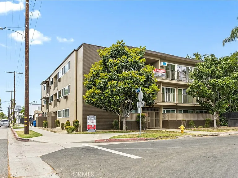 5409 Radford Ave #7 — Photo 1