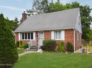71A Jayson Ave, Great Neck, NY 11021