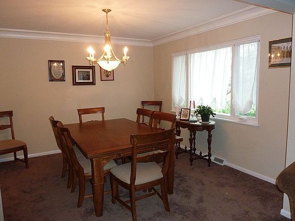 4th image of 20770 Brandywine Dr