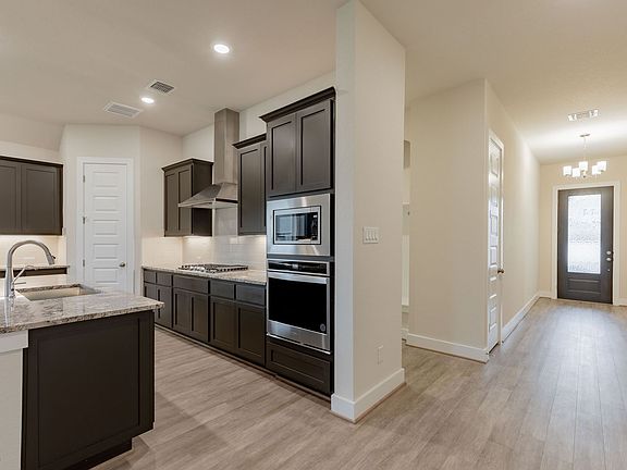 4th image of 3804 Sandhill Crane Dr