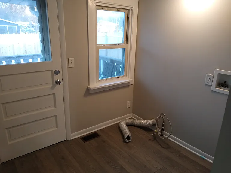 107 Burton St — Photo 6