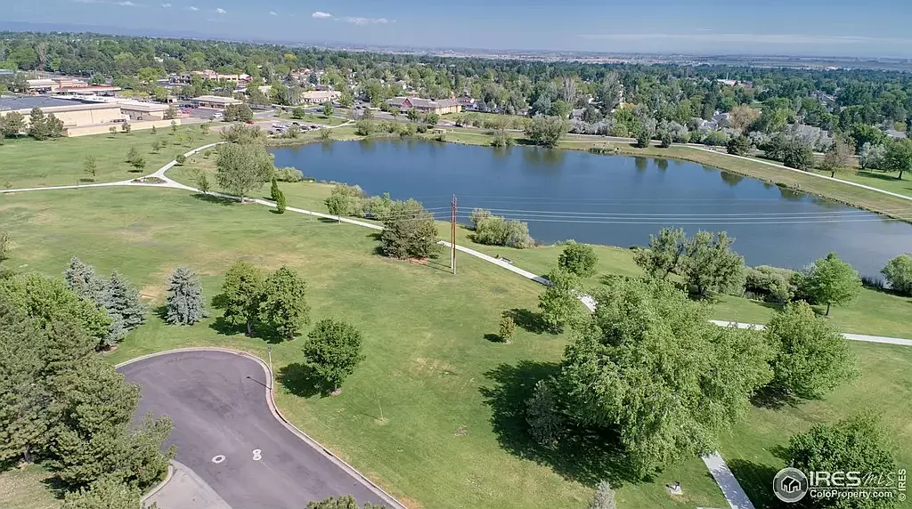 2 bed, 1.5 bath, 1000 sqft, $1,375 — Photo 4