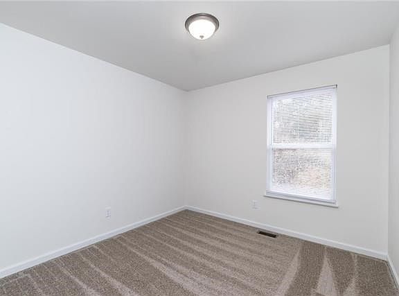 5th image of 25 Cuivre River Dr