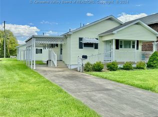 1115 Race St, Ravenswood, WV 26164
