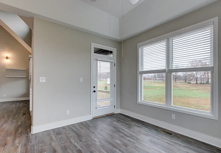 128 Riverbend Dr — Photo 35