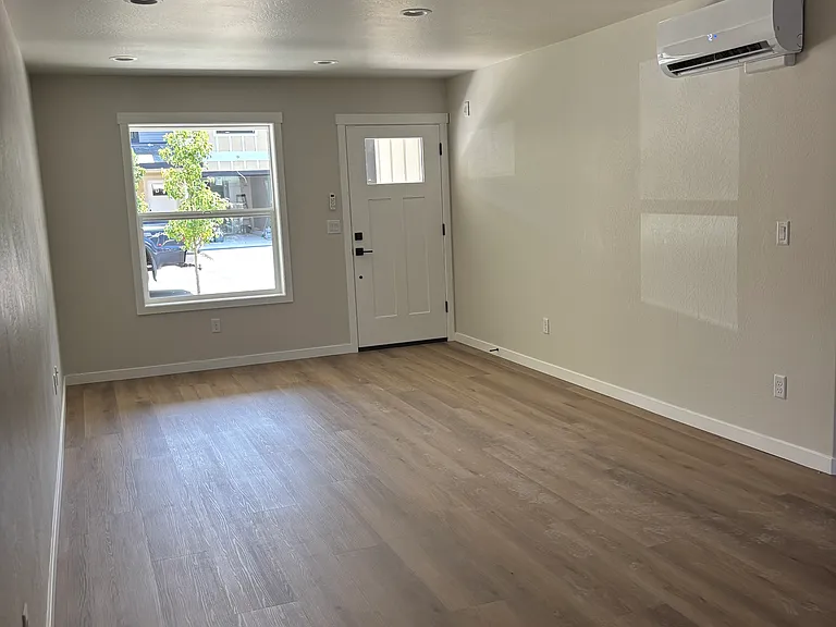 1009 SE M St — Photo 7