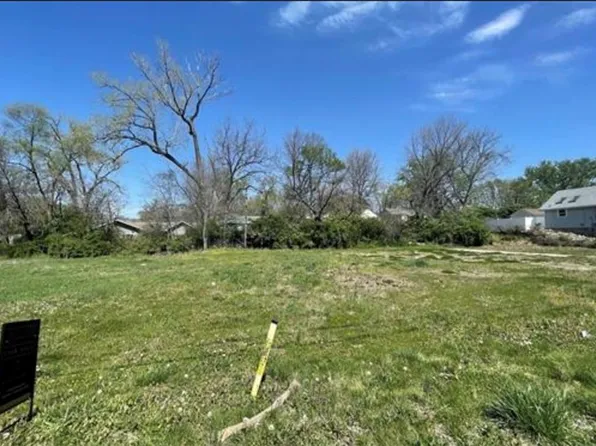 1118 E 85th St, Kansas City, MO 64131