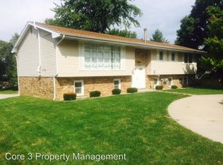 2916 Kingsbury Ct, Bloomington, IL 61704