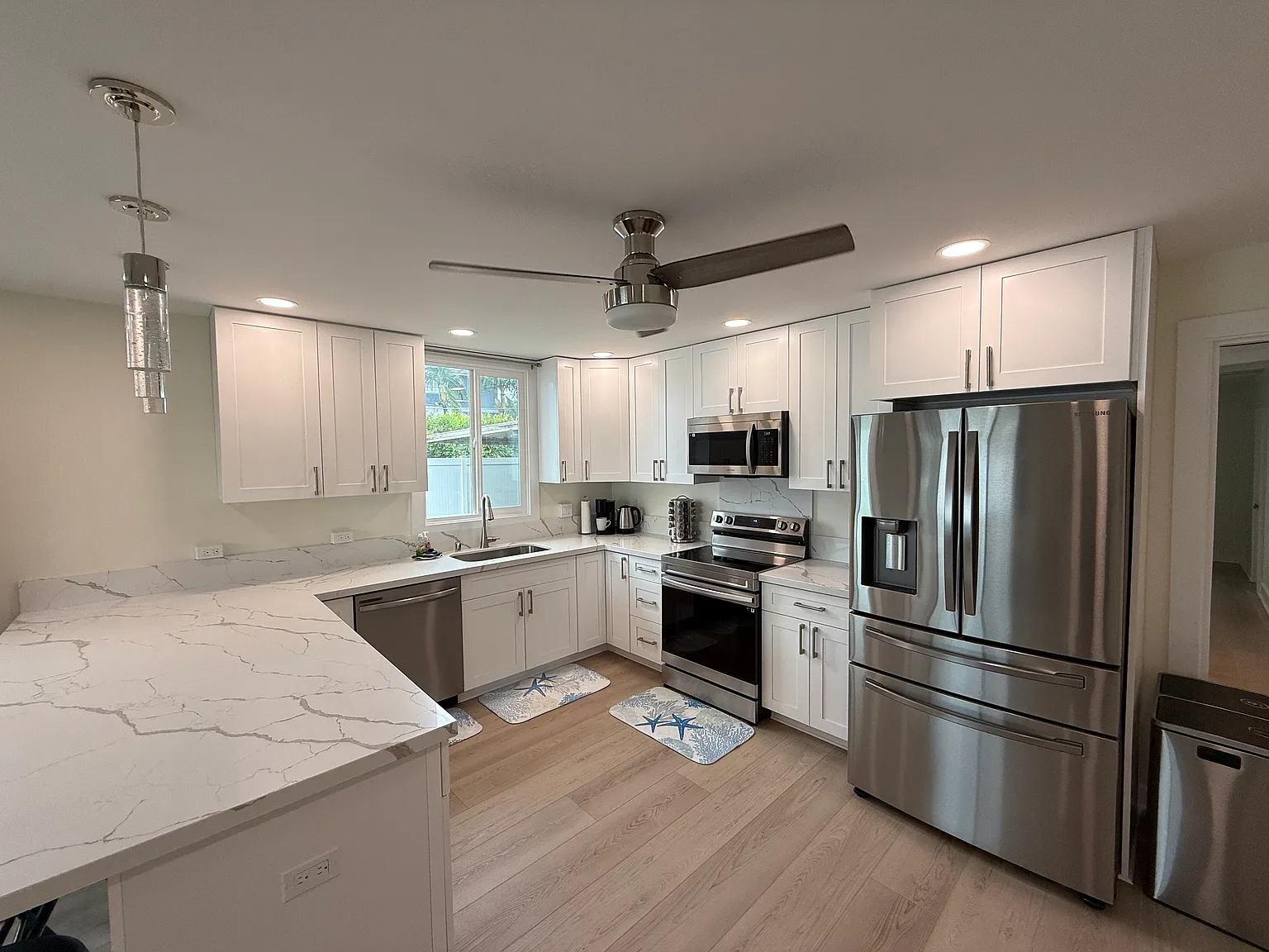 3 bed, 1000 sqft, $7,500 — Photo 2