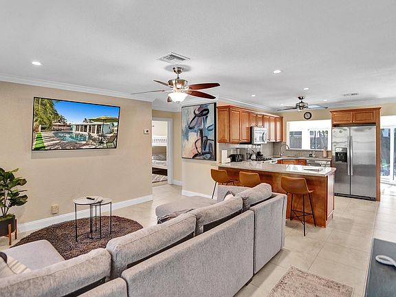 3rd image of 4241 NE 13th Avenue
