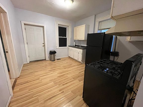 4th image of 1740 W 21st Pl #1F