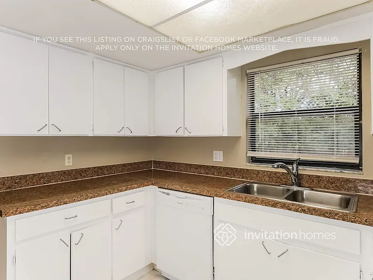 1517 Kestrel Way — Photo 8