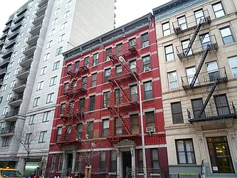 Rented by Raz Realty